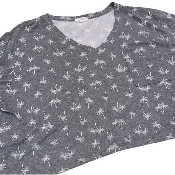 Gray Palm Tree Print V-Neck Top size 3X - Picture 1 of 5